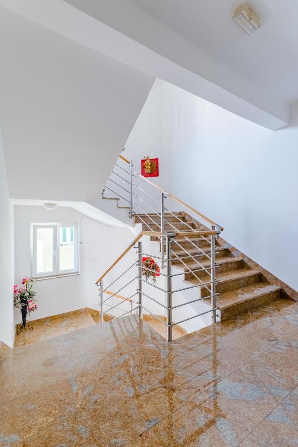 House Barbara Apartment Supetar